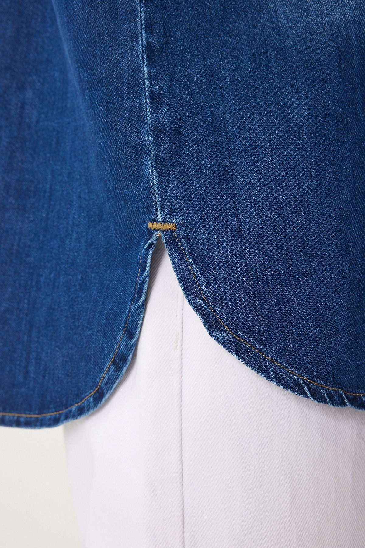 Koyu Mavi Kapaklı Cepli Denim Gömlek UL00044