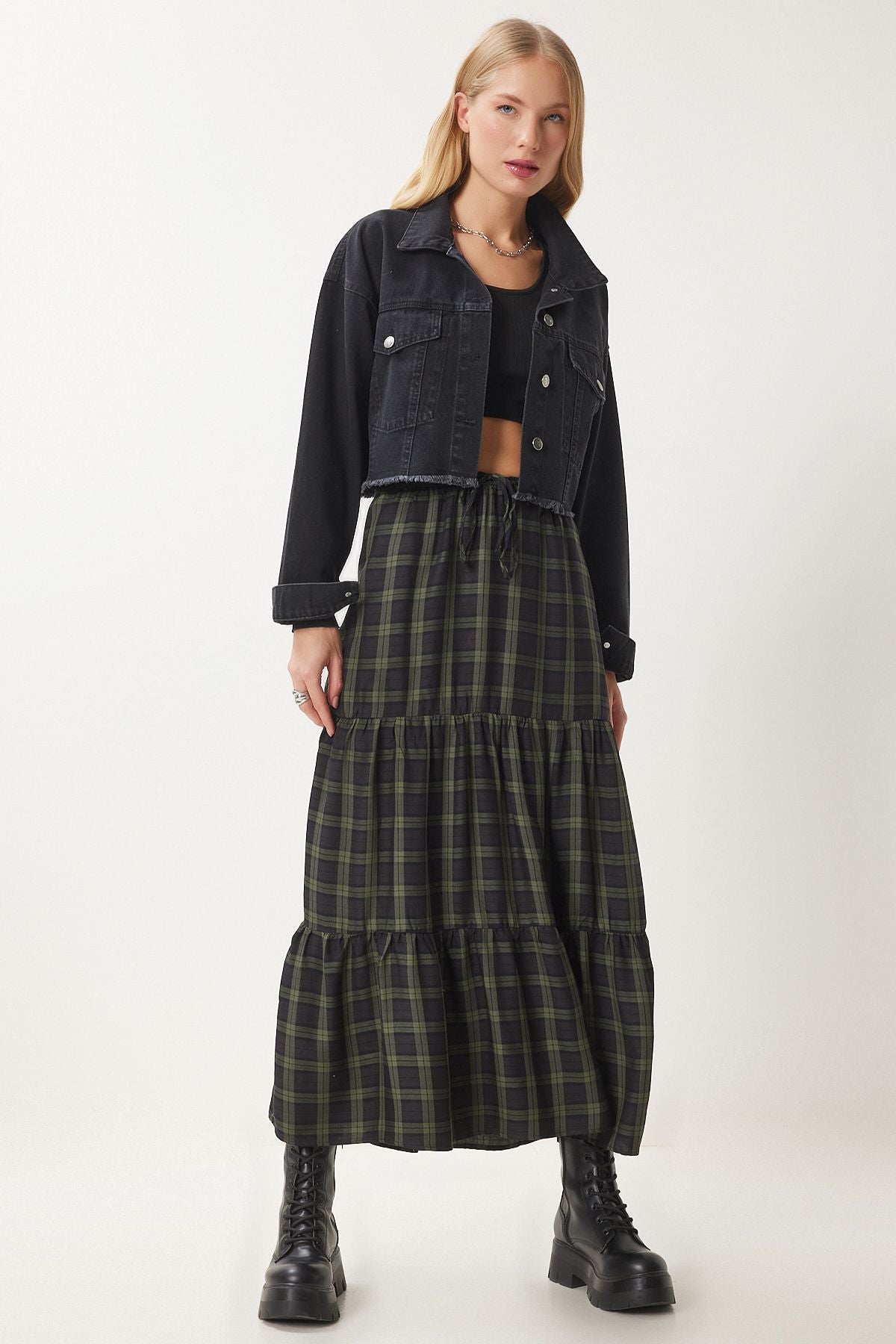 Siyah Püskül Detaylı Denim Crop Ceket AN00214