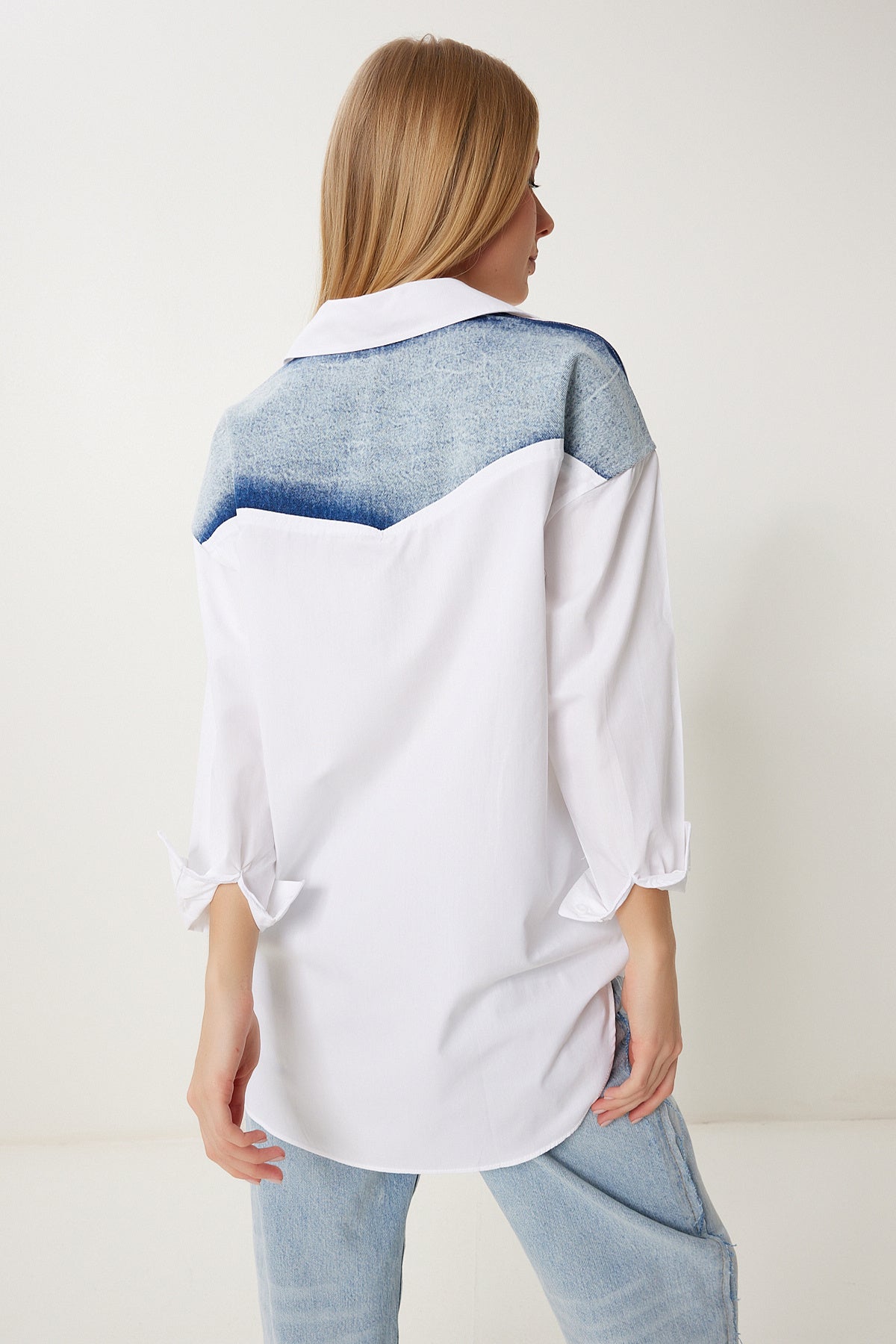 Beyaz İncili Denim Detaylı Oversize Poplin Gömlek ZH00052