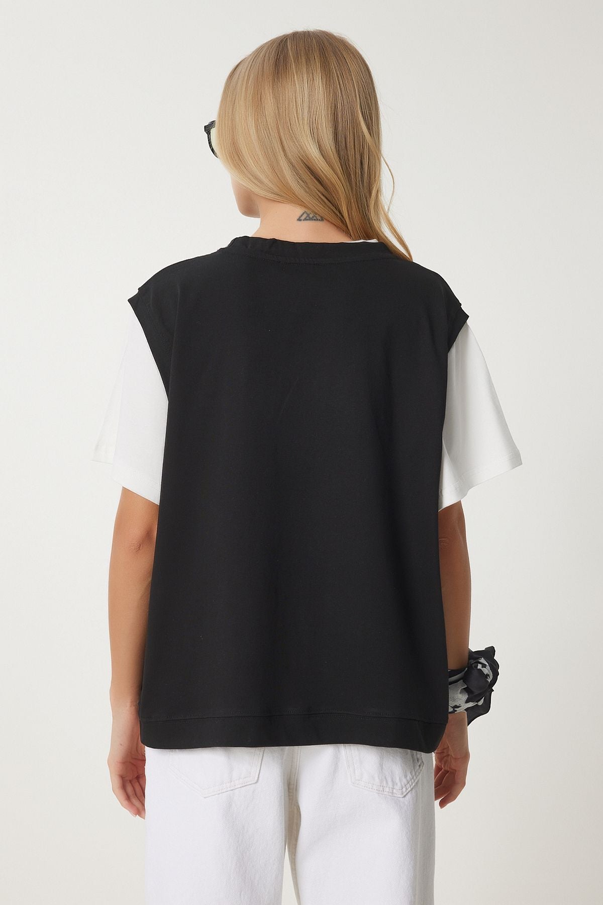 Siyah Kontrast Renkli Pamuklu Örme T-Shirt CR00459