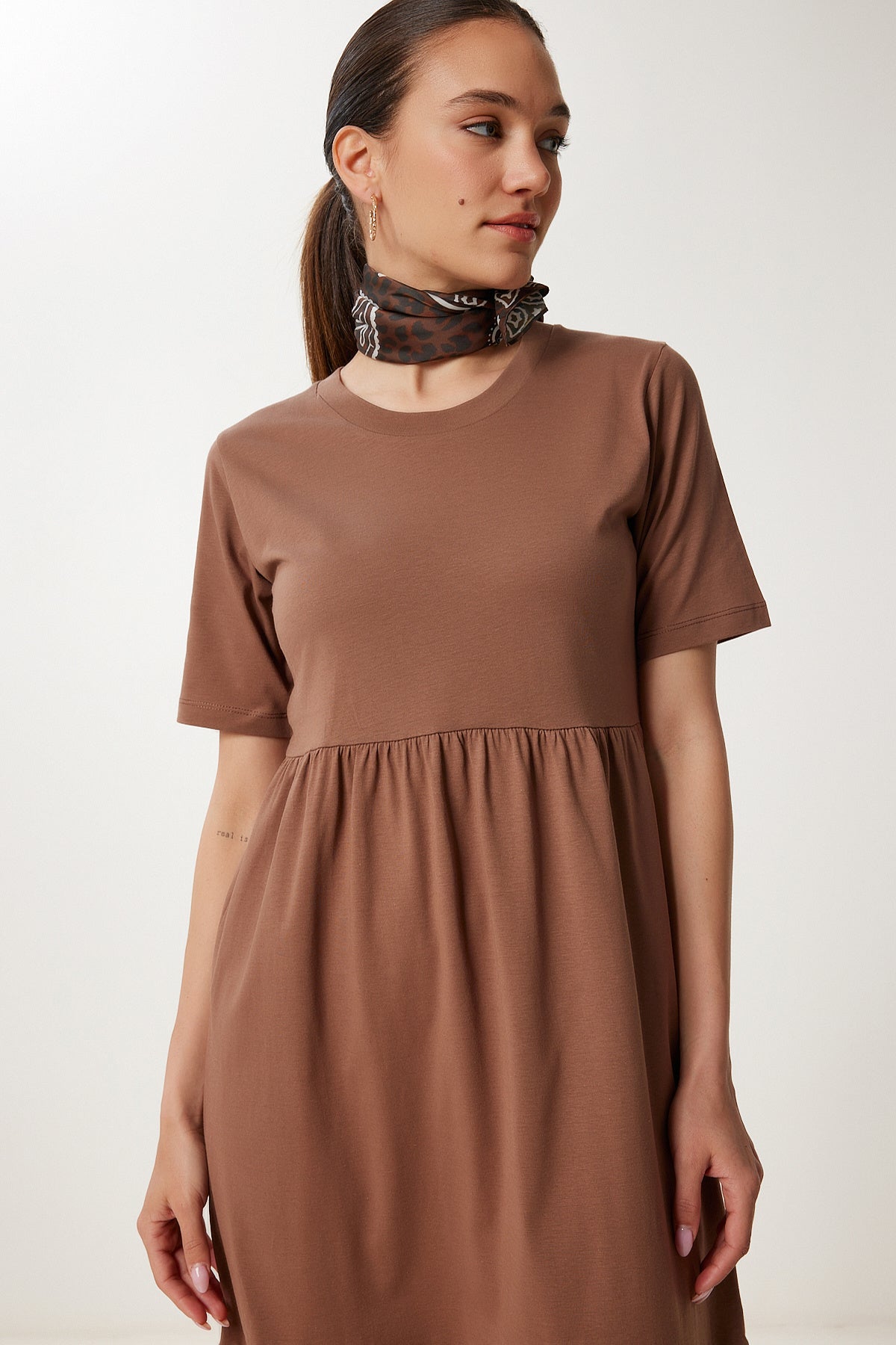 Kahverengi Oversize Volanlı Yazlık Örme Elbise CR00475