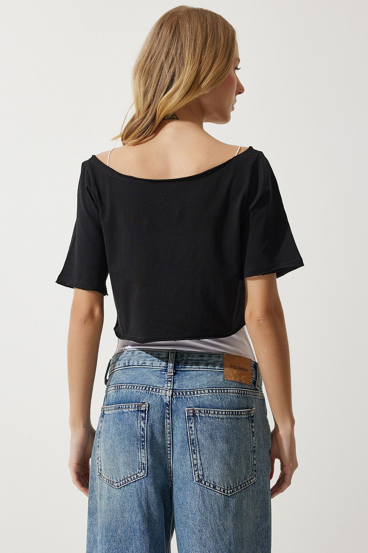 Beyaz Siyah Kayık Yaka Basic Crop 2'Li Paket Örme T-Shirt OW00036