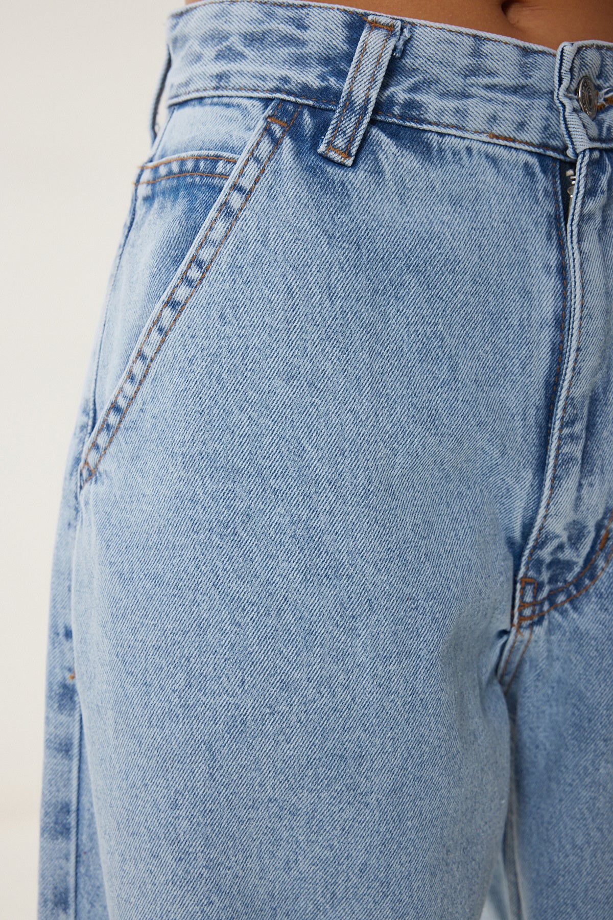Açık Mavi Yıkamalı Baggy Jean OK00064
