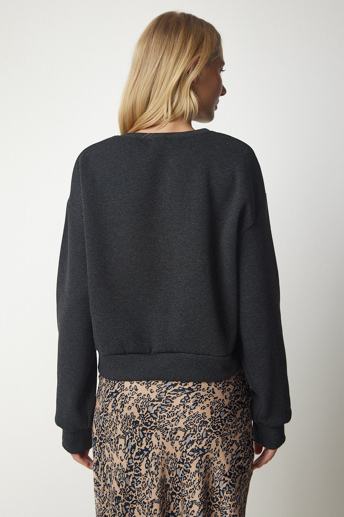 Antrasit Şardonlu Crop Sweatshirt UB00179