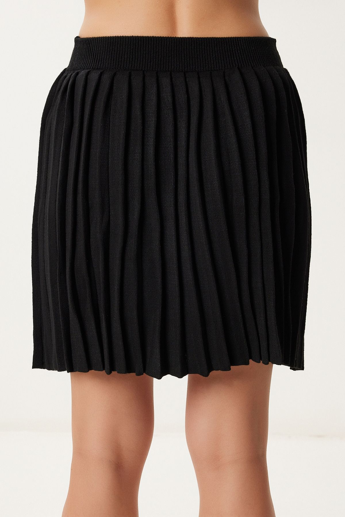 Siyah Pileli Mini Triko Etek PF00114