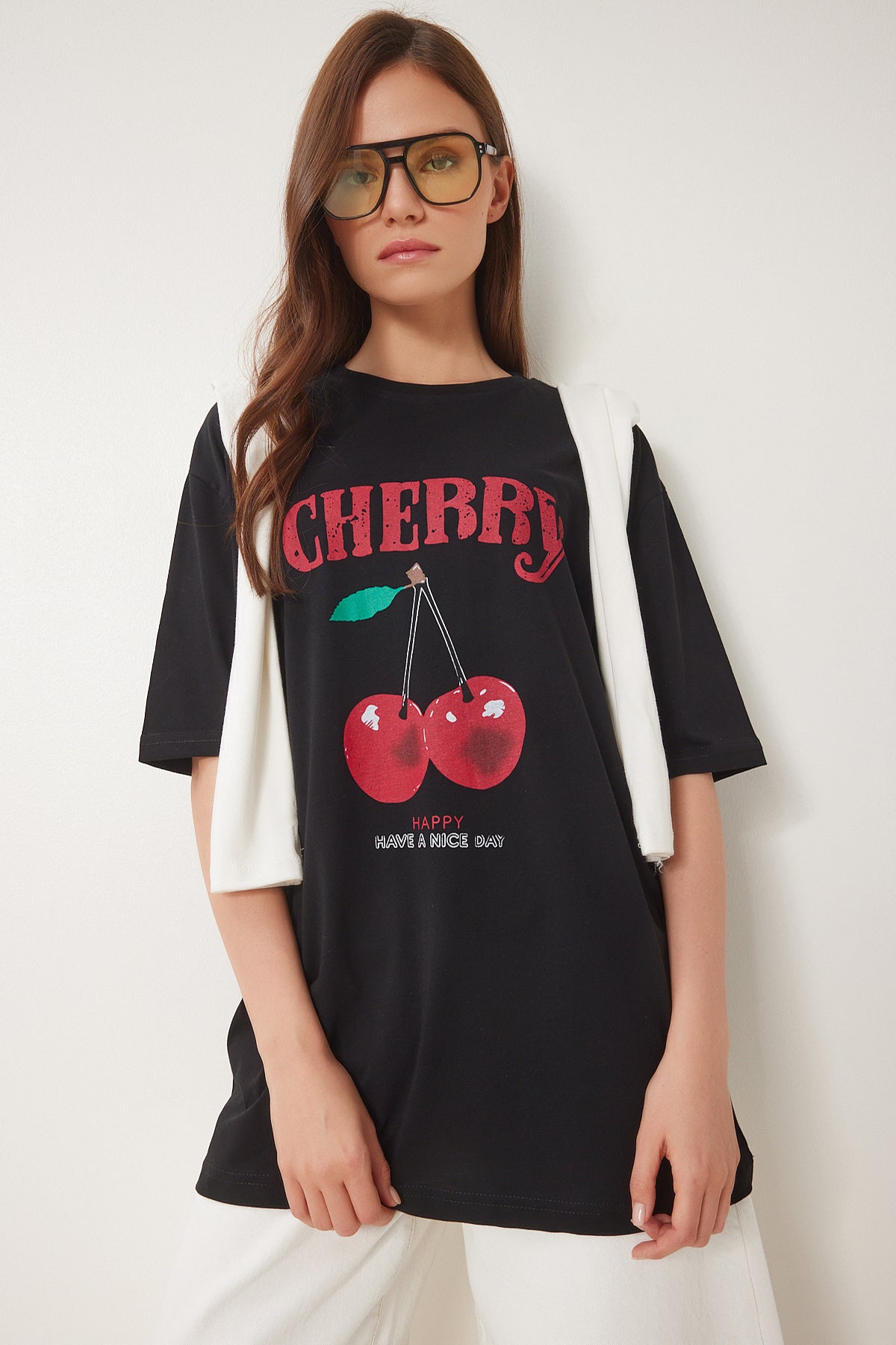 Siyah Kiraz Baskılı Pamuklu Örme T-Shirt ZV00301