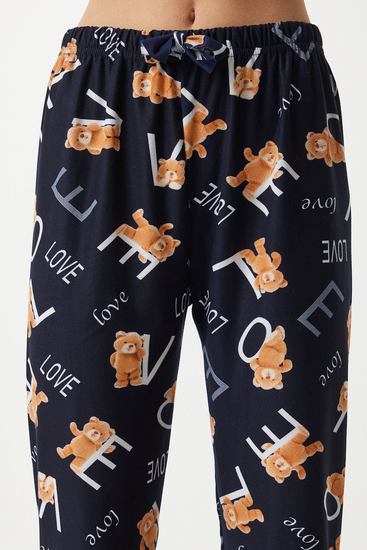 Canlı Siyah Desenli Yumuşak Dokulu Örme Pijama GF00002