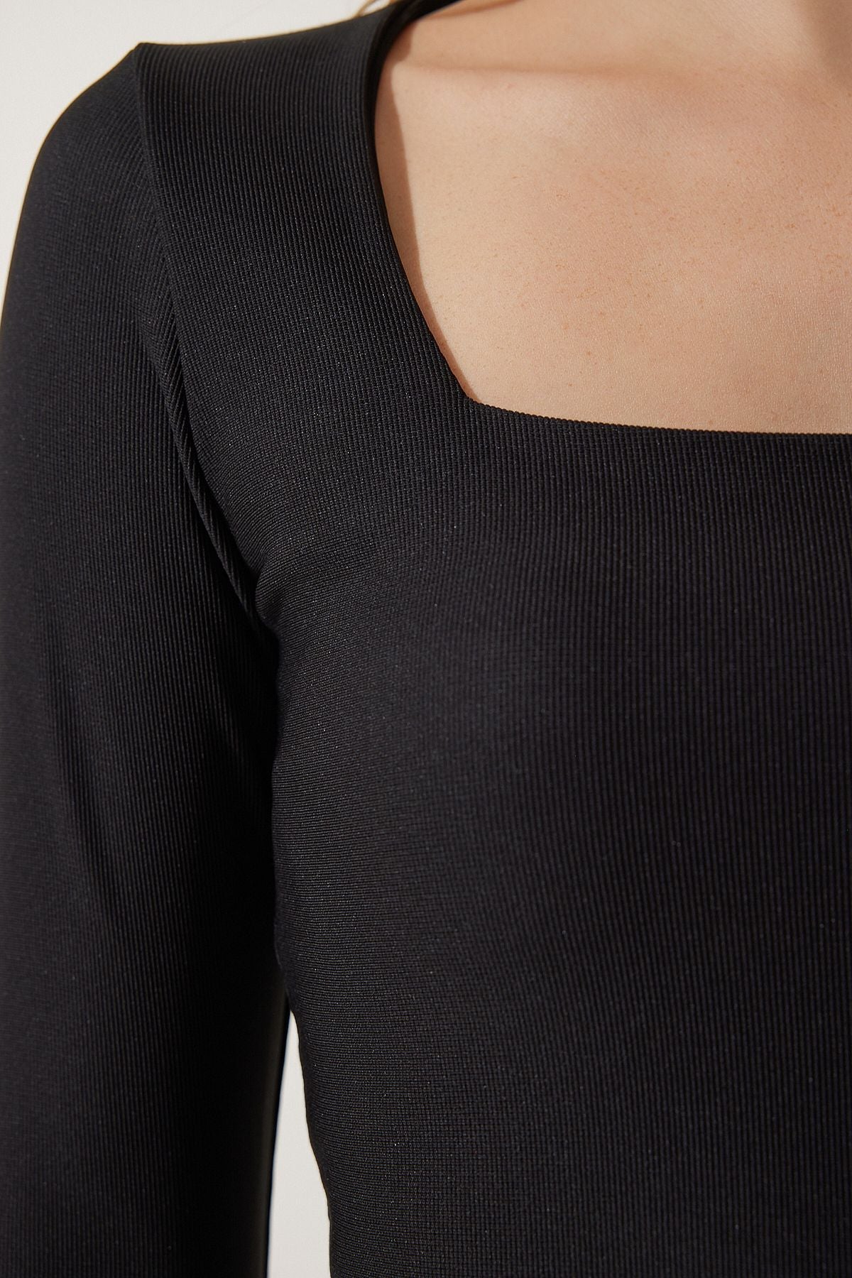 Siyah Kare Yaka Fitilli Crop Örme Bluz AN00176