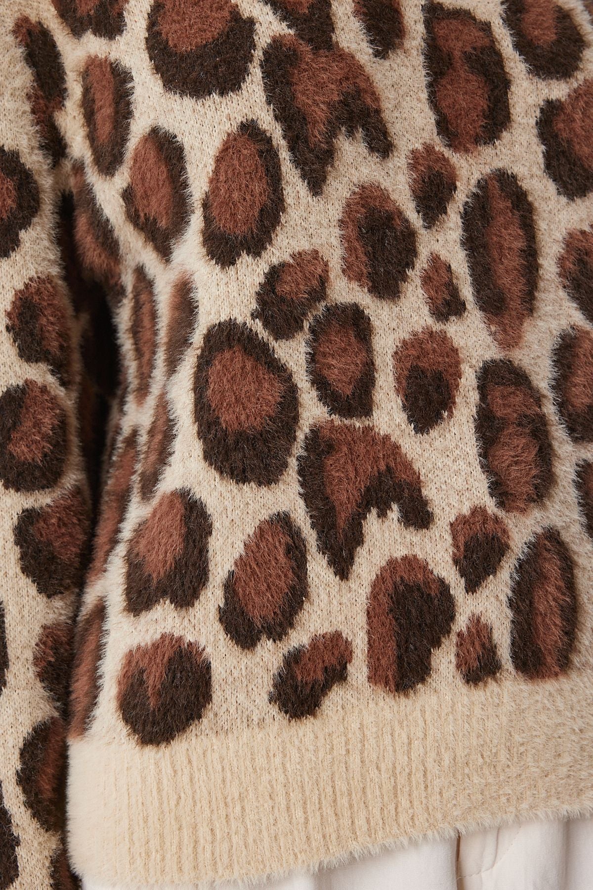 Bej Kahverengi Leopar Desenli Sakallı Kısa Triko Kazak PF00097