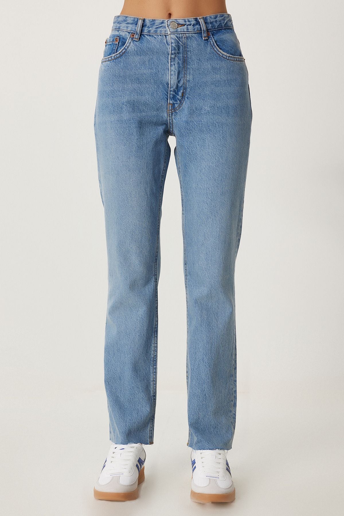 Açık Mavi Orta Bel Straight Jeans UT00025