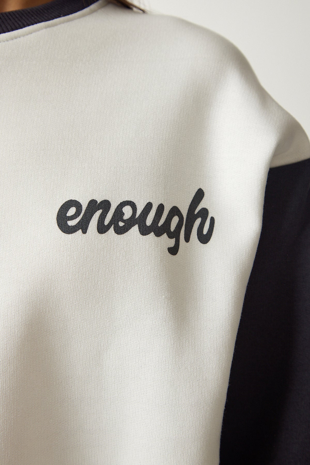 Beyaz Antrasit Blok Renkli Şardonlu Sweatshirt OW00005