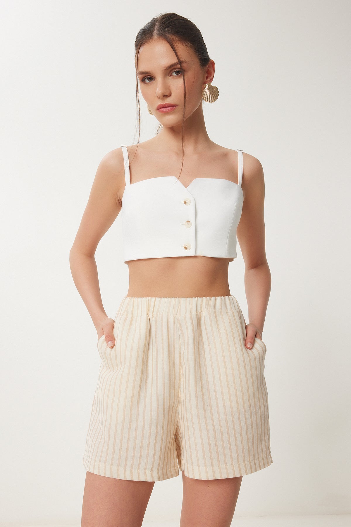 Krem Bej Çizgili Cepli Müslin Şort RG00059