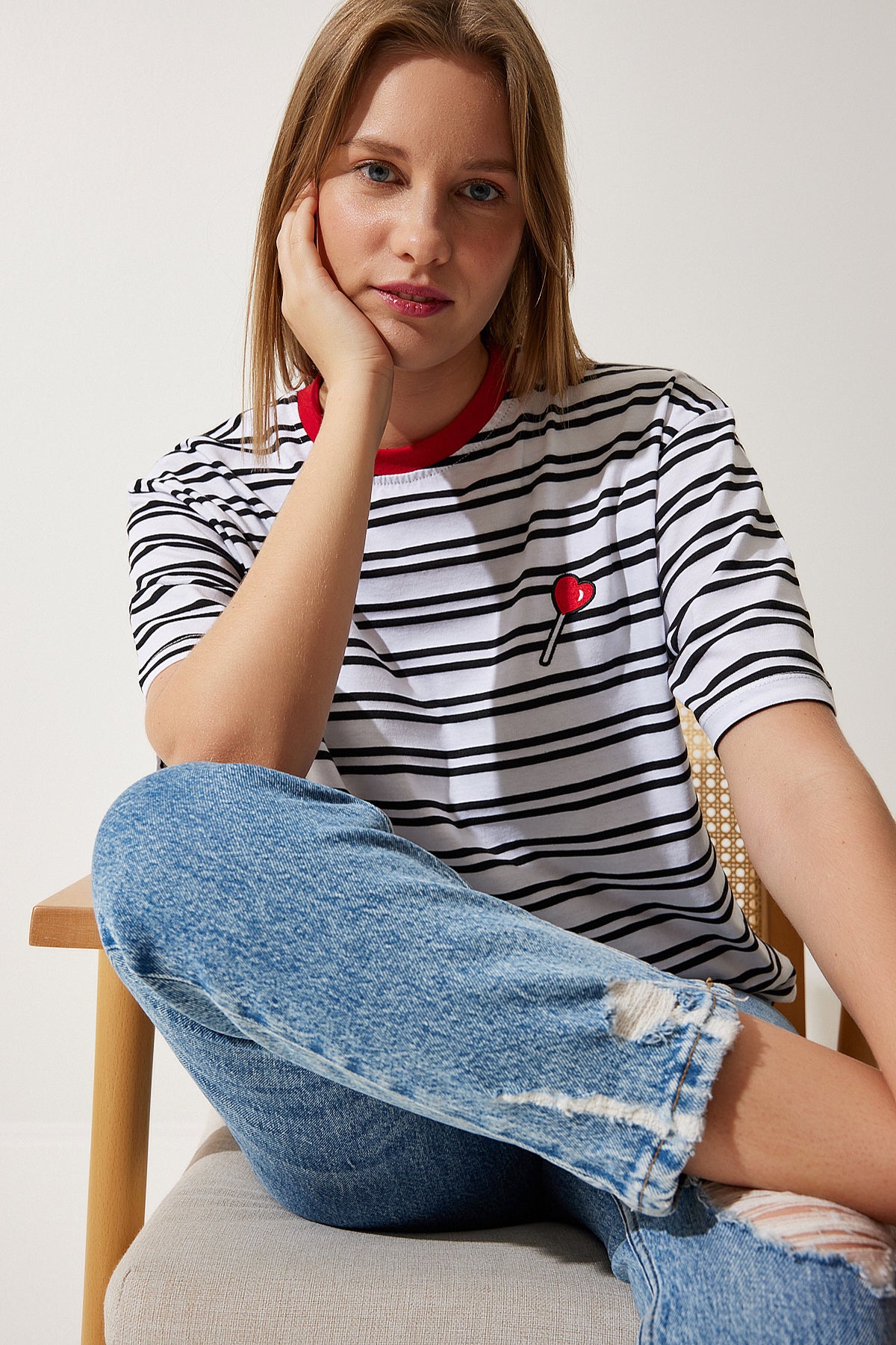 Beyaz Bisiklet Yaka Çizgili Örme T-Shirt CR00428