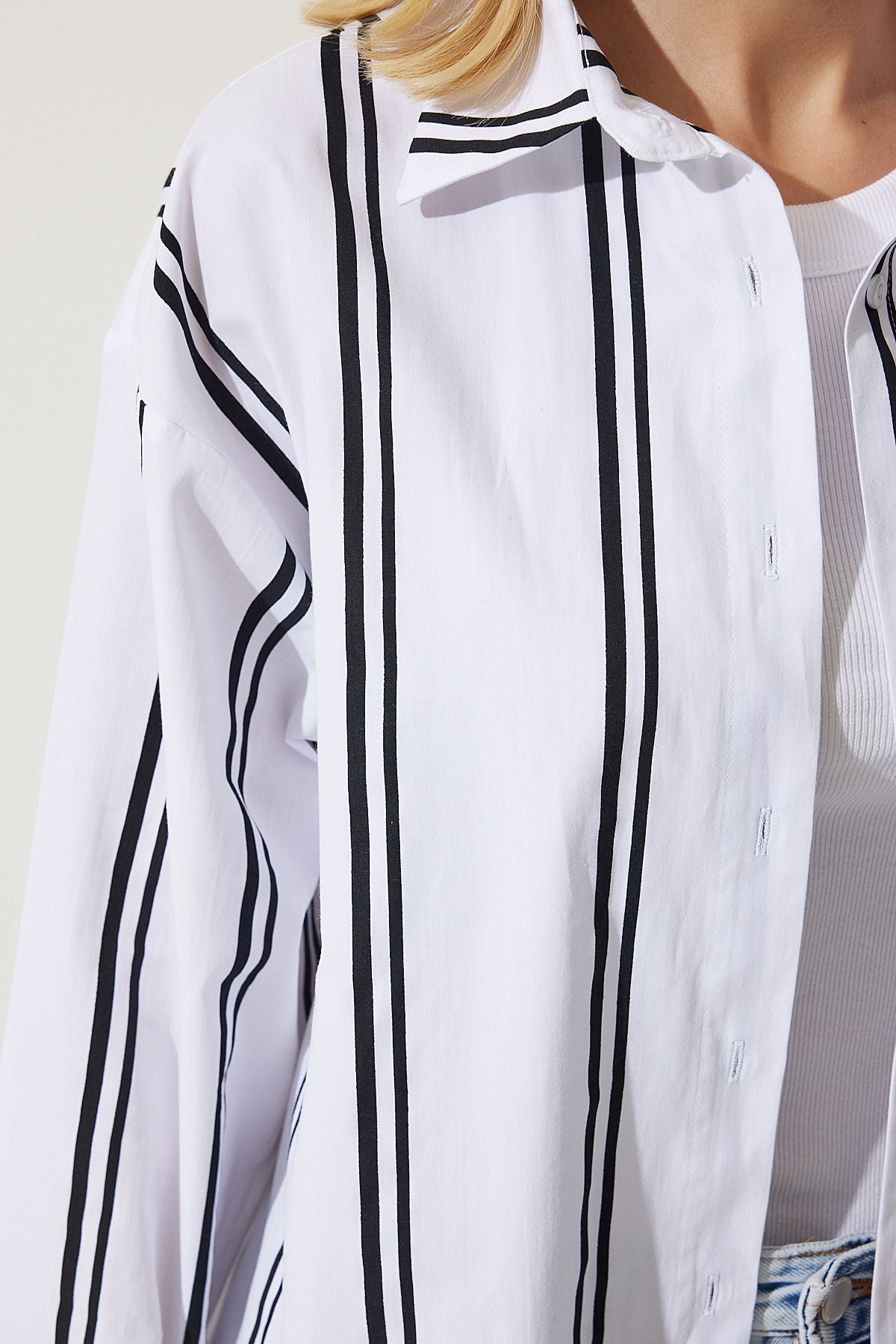 Beyaz Siyah Çizgili Oversize Poplin Gömlek BP00154