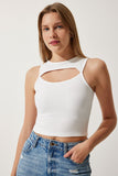 Beyaz Cut Out Detaylı Fitilli Crop Örme Bluz KH00089