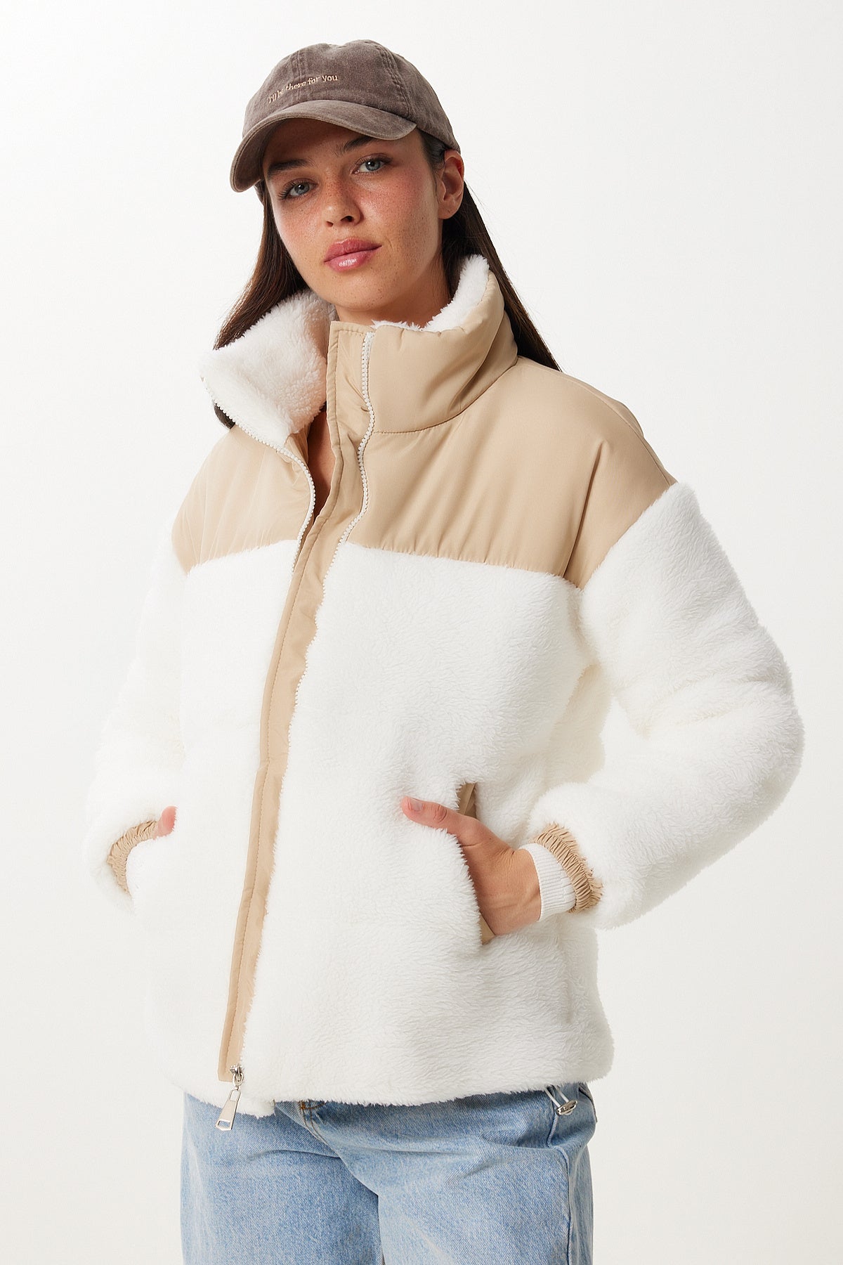 Ekru Bej Kontrast Renkli Peluş Mont DD01377