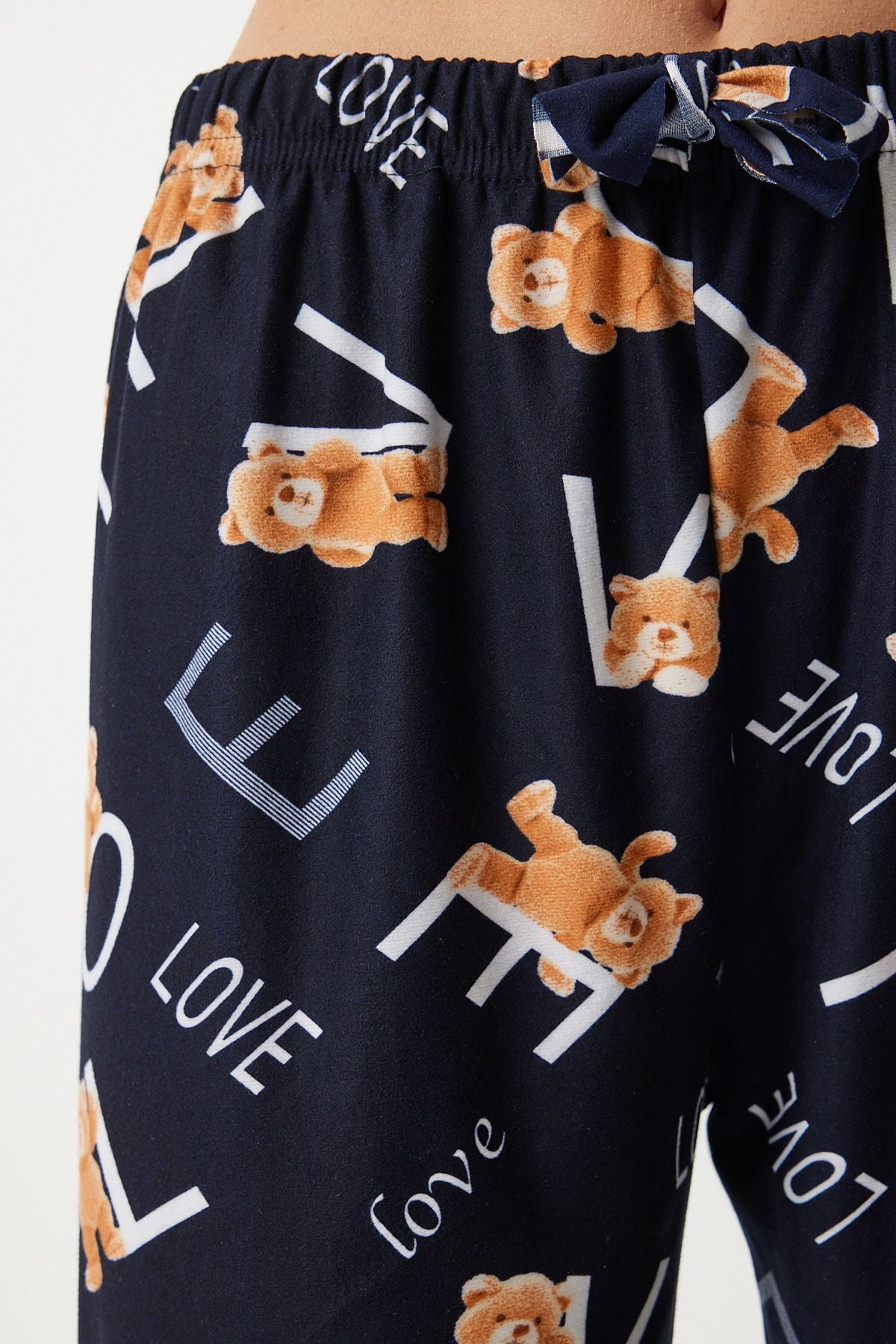 Canlı Siyah Desenli Yumuşak Dokulu Örme Pijama GF00002