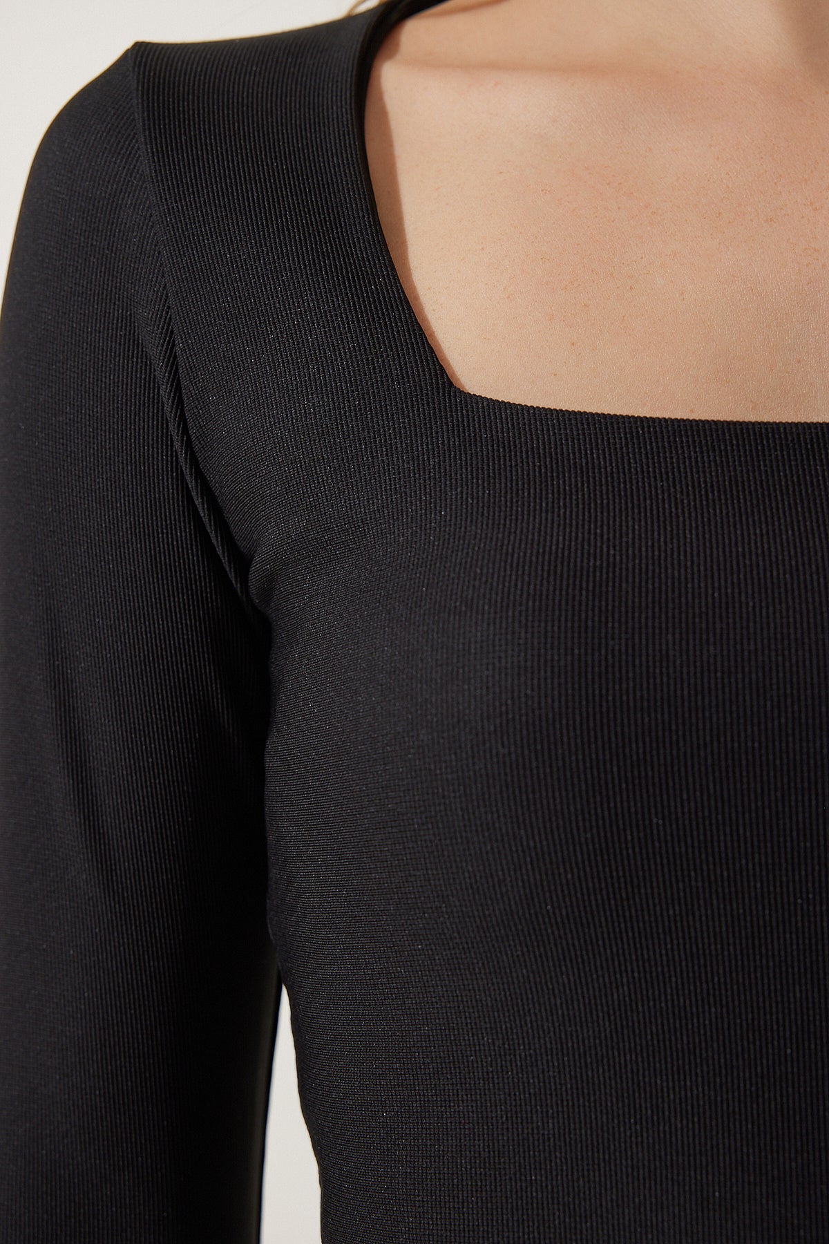 Siyah Beyaz Kare Yaka Fitilli 2'Li Paket Crop Örme Bluz AN00180