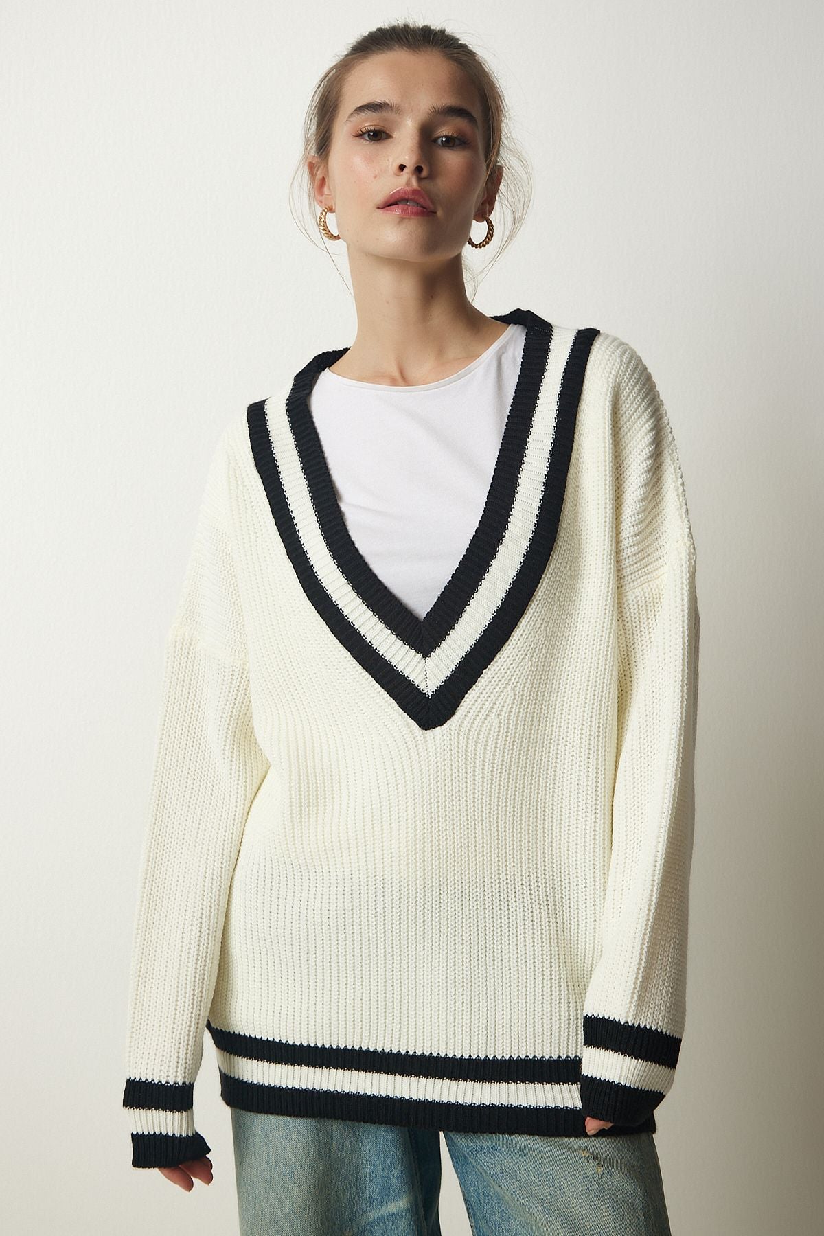 Kemik V Yaka Şerit Detaylı Oversize Triko Kazak YY00191