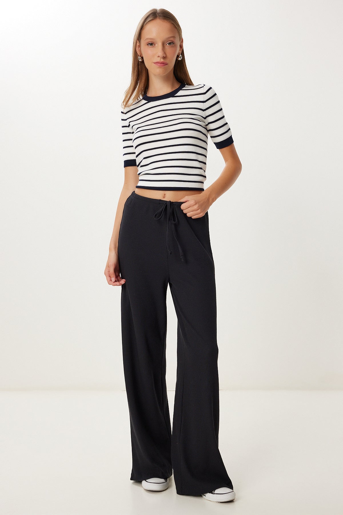 Siyah Geniş Paça Fitilli Örme Pantolon UB00444