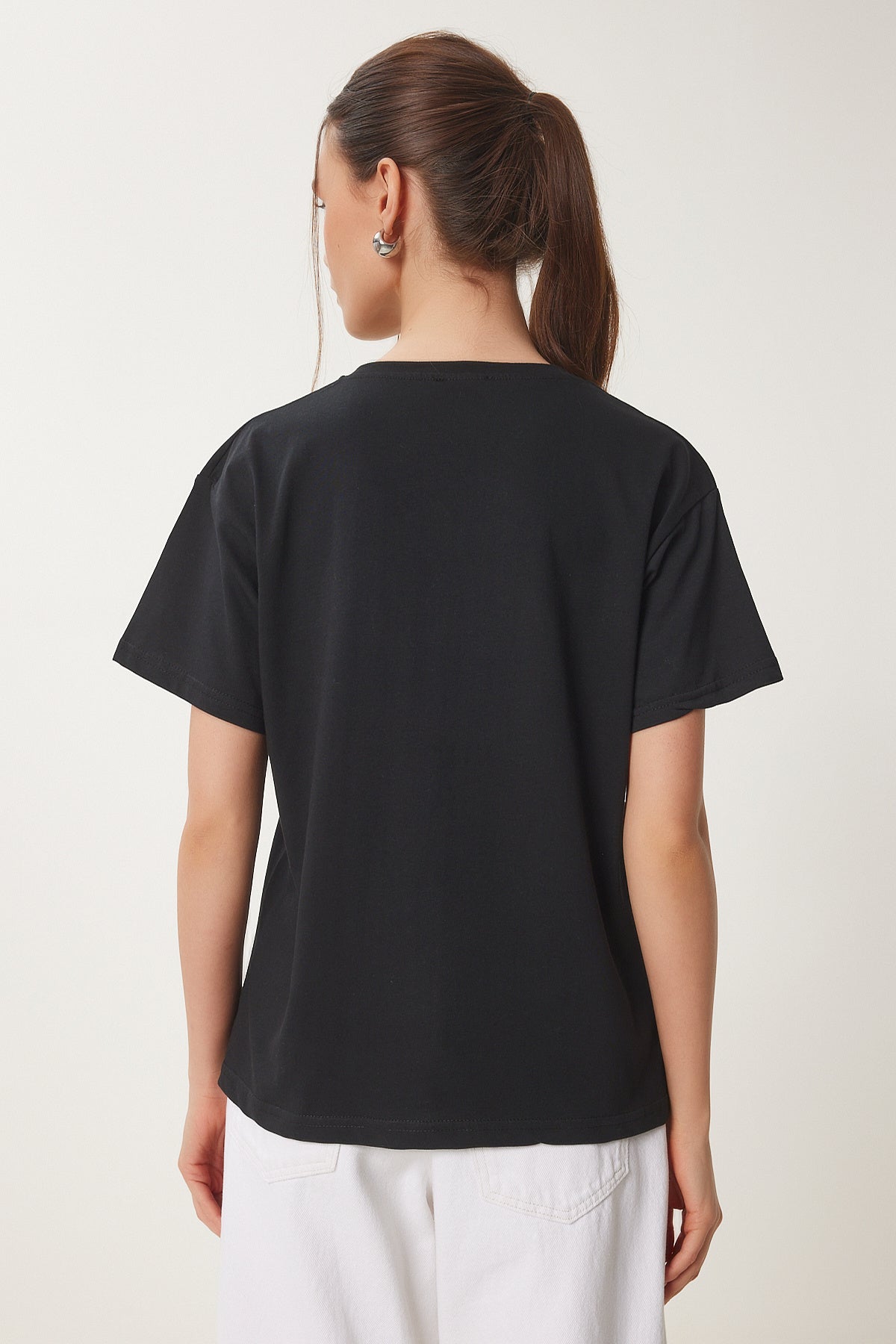 Siyah Çiçek Armalı Pamuklu Örme T-Shirt ZV00294