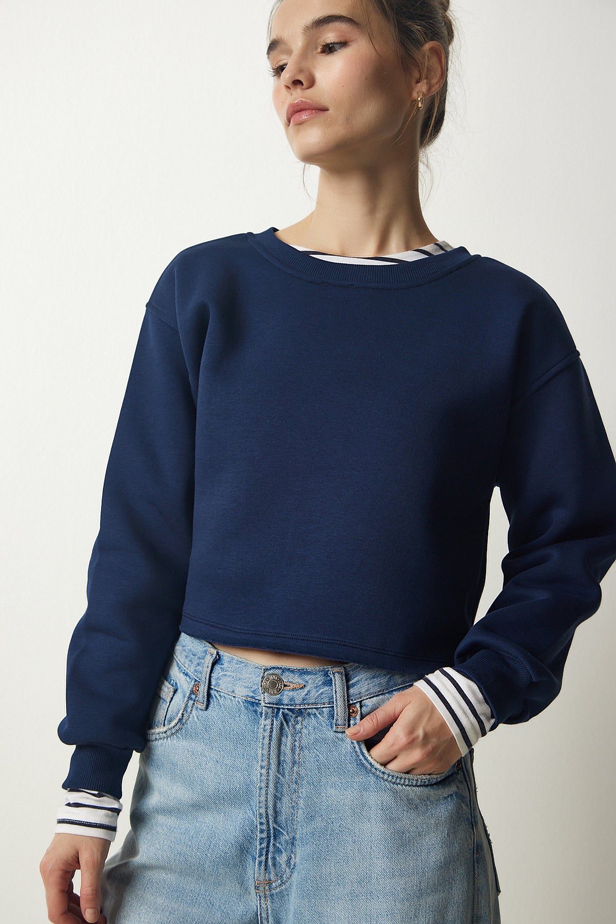 Lacivert Bisiklet Yaka Şardonlu Crop Örme Sweatshirt  BF00085