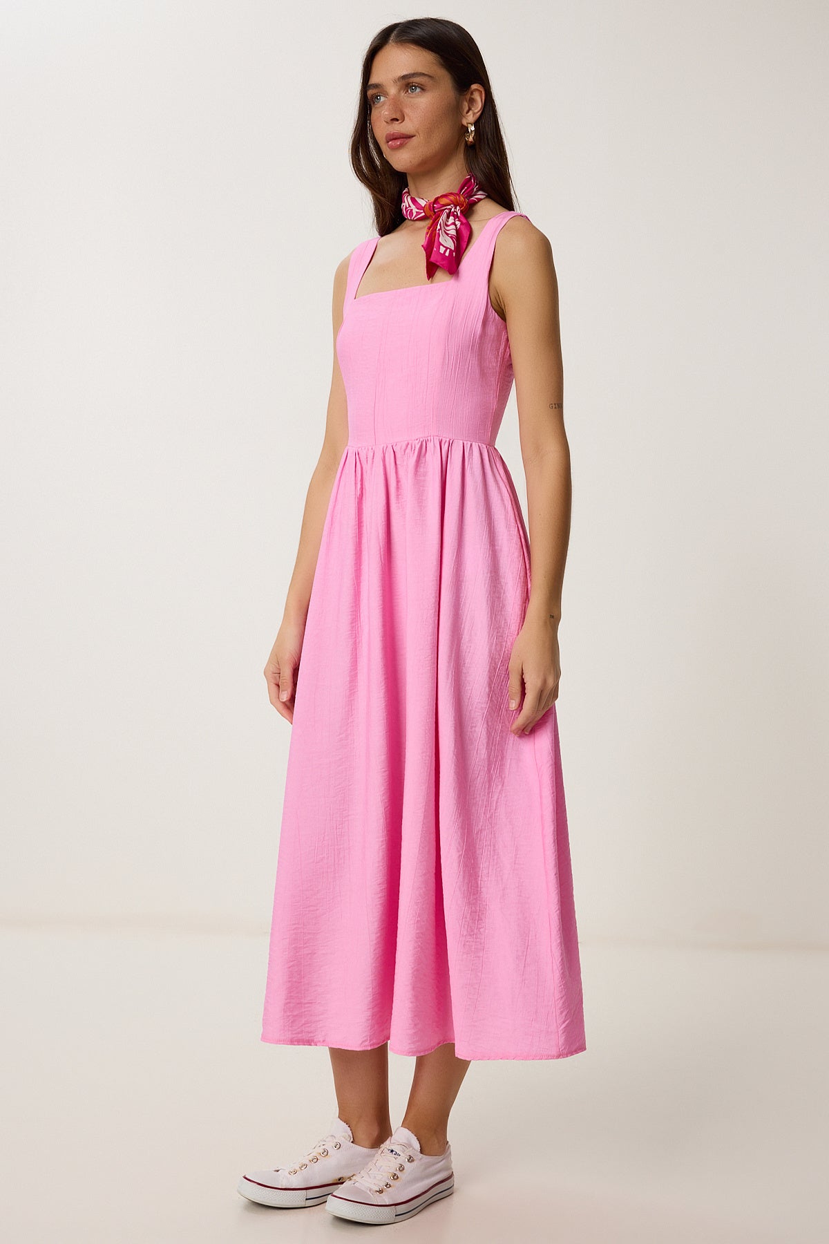 Pembe Kırışık Efektli Kloş Dokuma Elbise UB00339