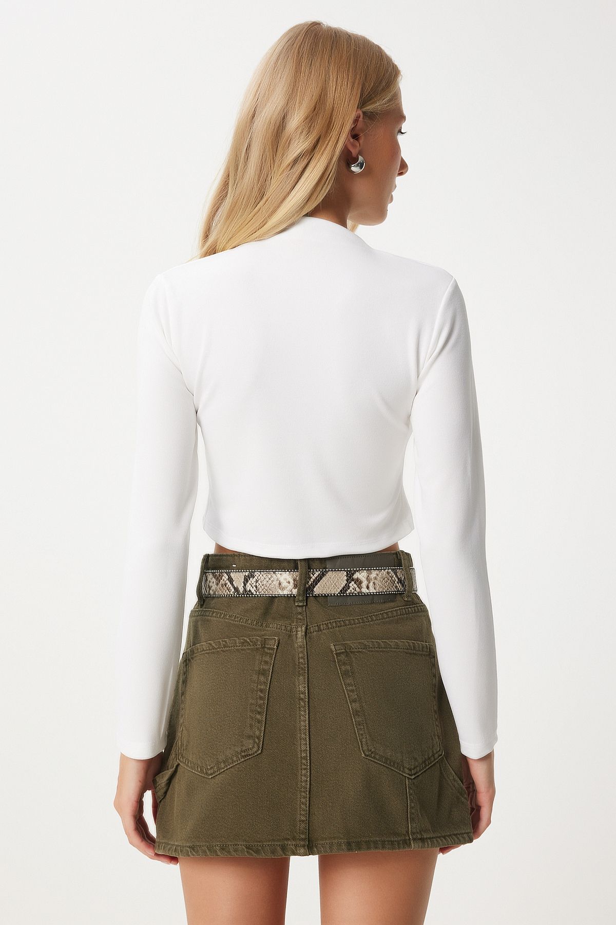 Ekru Cut Out Detaylı Büzgülü Crop Örme Bluz  FN03369
