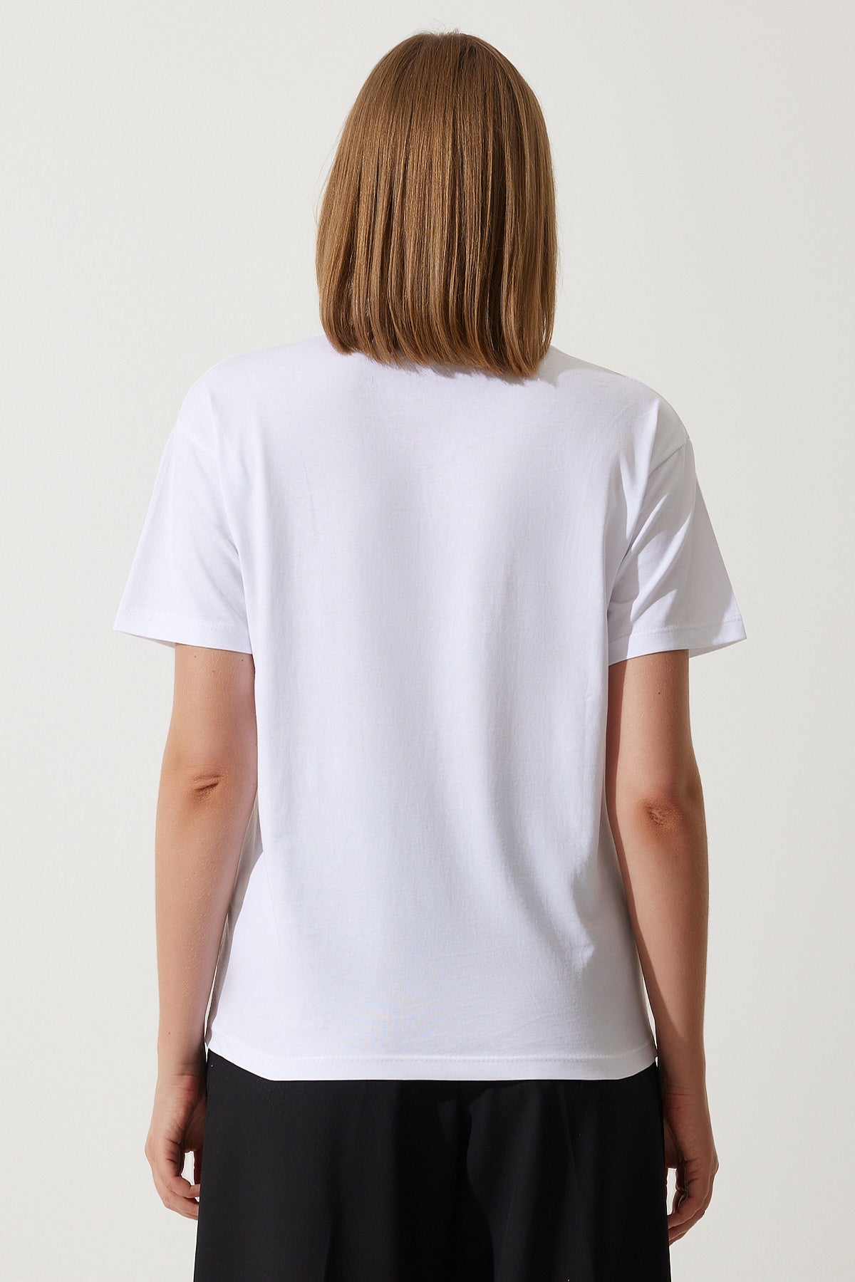 Beyaz İncili Çiçek Detaylı Örme T-Shirt NJ00146