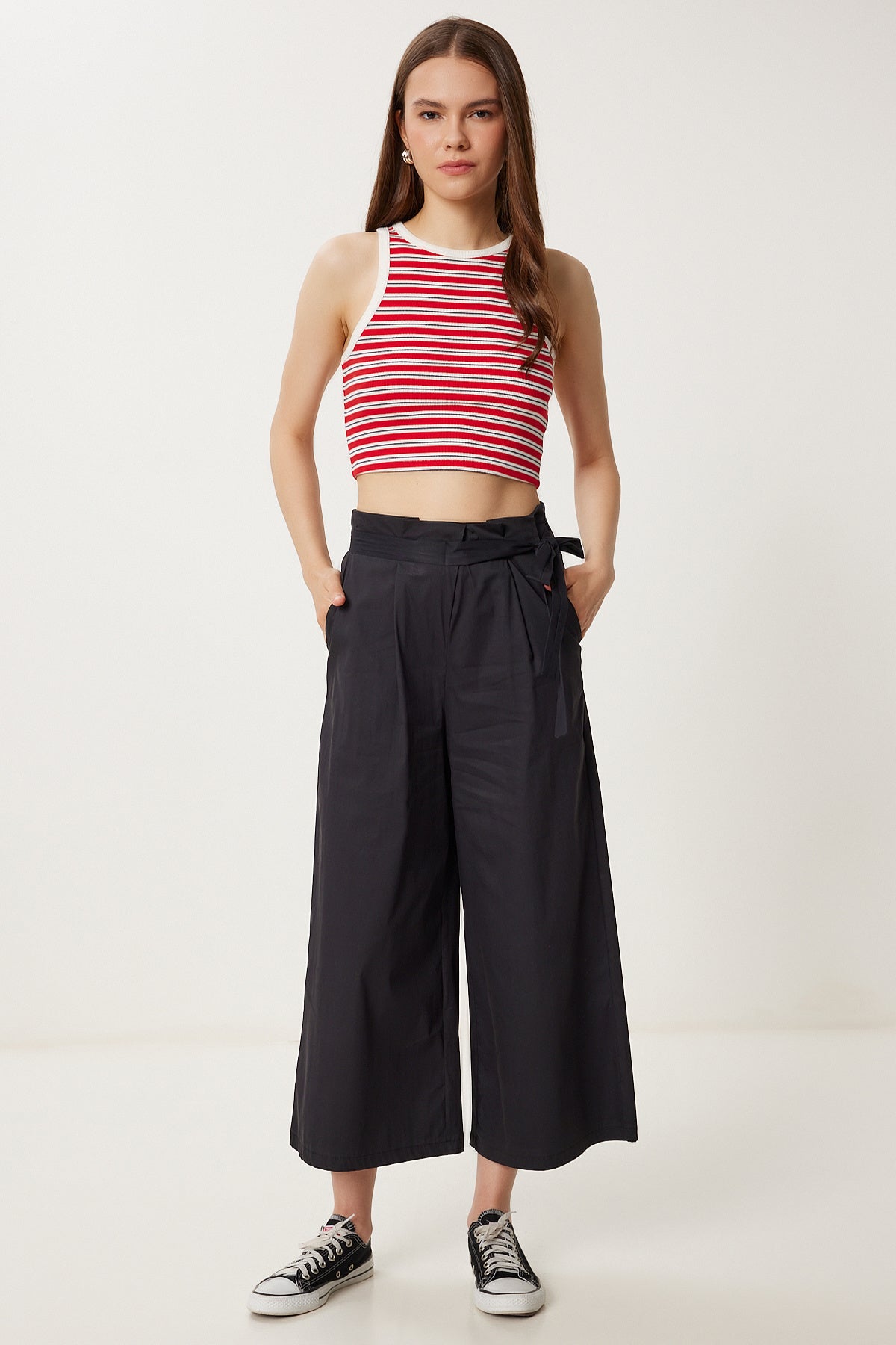 Siyah Bağlama Detaylı Geniş Paça Pantolon WF00154