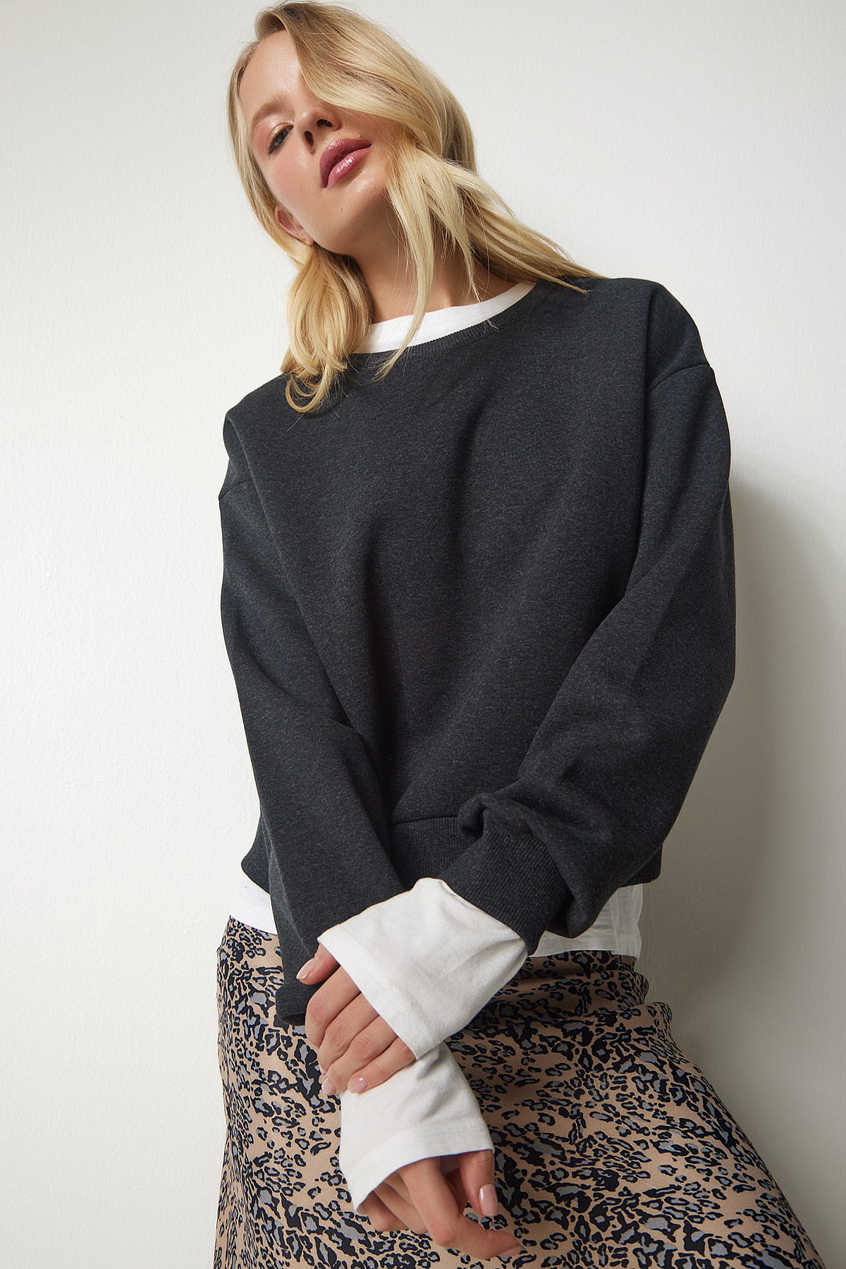 Antrasit Şardonlu Crop Sweatshirt UB00179