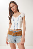 Ekru Çiçek Nakışlı Crop Bluz HF00470
