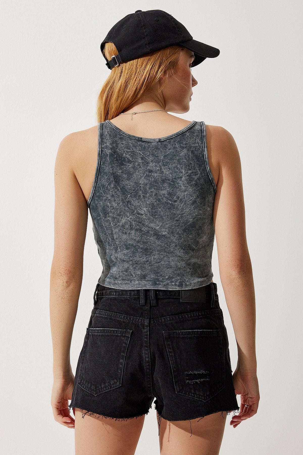 Antrasit Halter Yaka Yıkamalı Crop Örme Bluz NJ00135