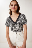 Siyah Kemik Dantelli Desenli Crop Örme Bluz TP00084