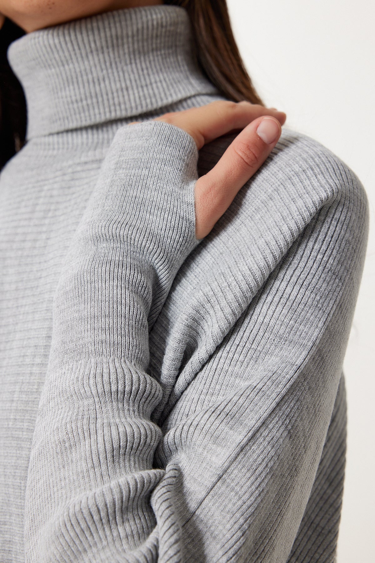 Gri Parmak Geçmeli Crop Fitilli Triko Kazak MX00238