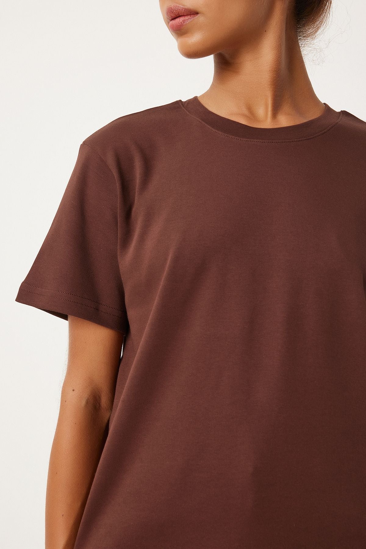 Kahverengi Bisiklet Yaka %100 Pamuk Penye T-Shirt FN03265