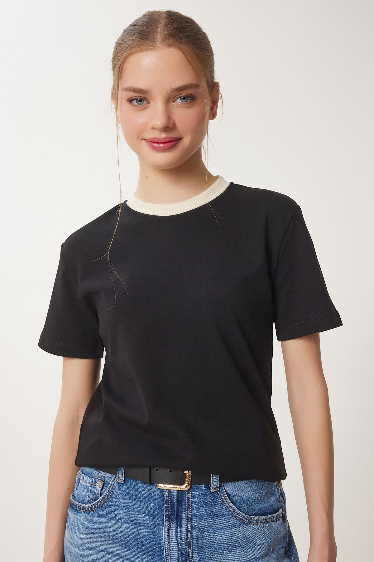 Siyah Kontrast Renkli Pamuklu Örme T-Shirt CR00472
