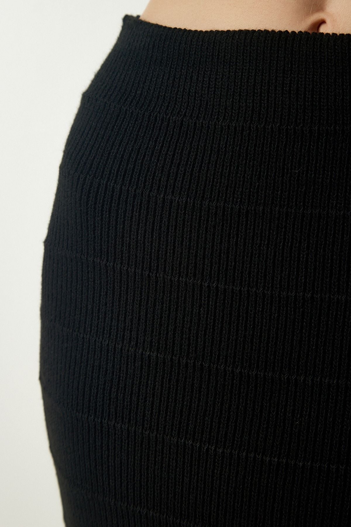 Siyah Fitilli Crop Triko Kazak Etek Takım YY00190