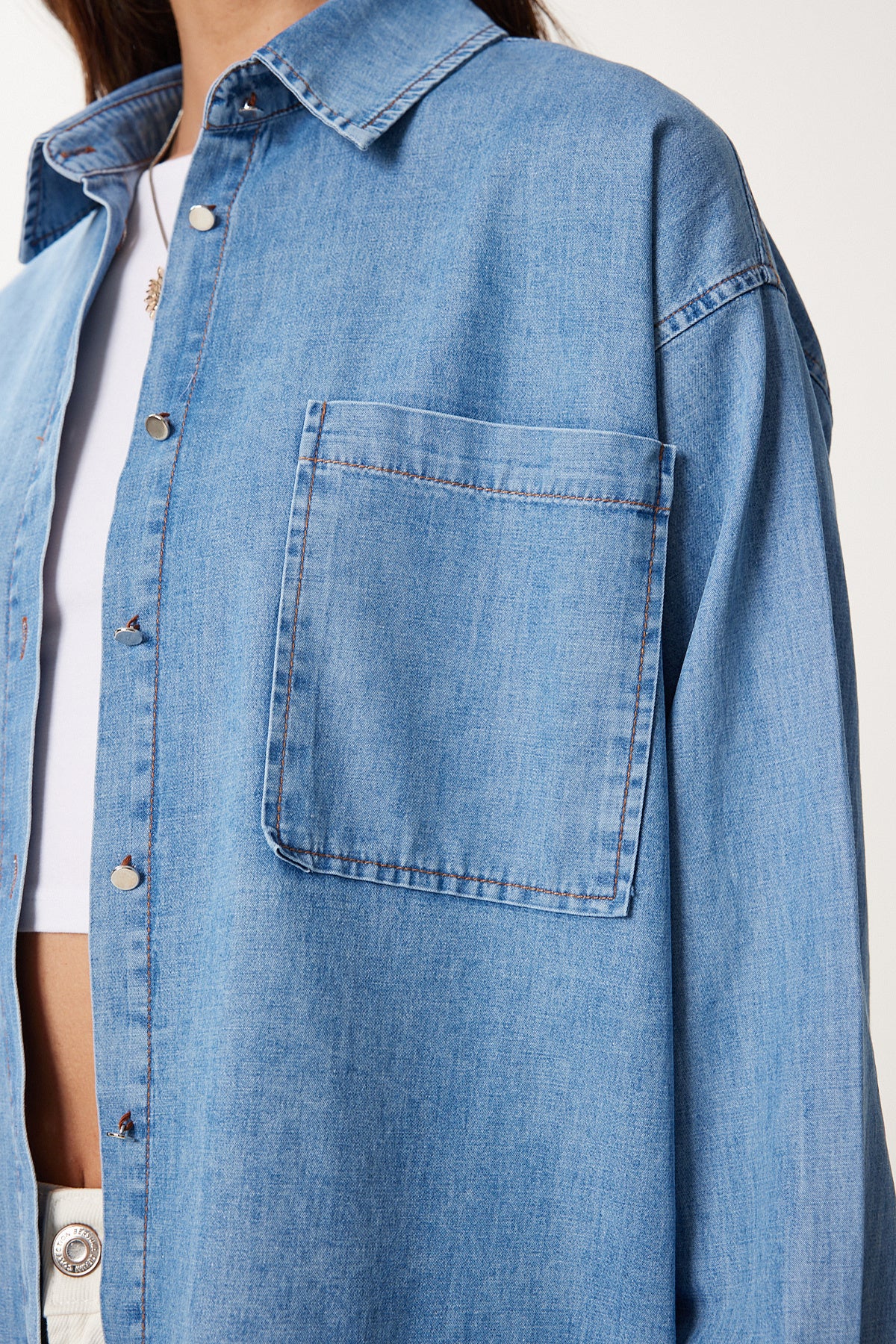 Açık Mavi Cep Detaylı Denim Gömlek MX00221