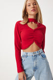 Kırmızı Cut Out Detaylı Büzgülü Crop Örme Bluz  FN03369