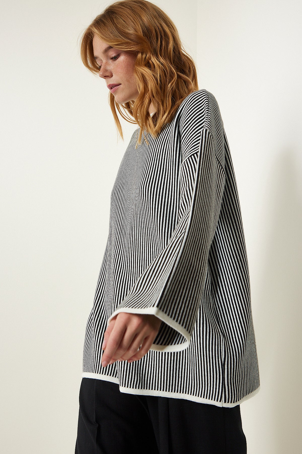 Siyah Beyaz Çizgili Oversize Triko Kazak YY00196