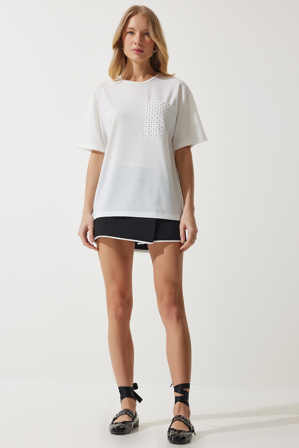 Beyaz Taş Detaylı Oversize T-Shirt PB00026