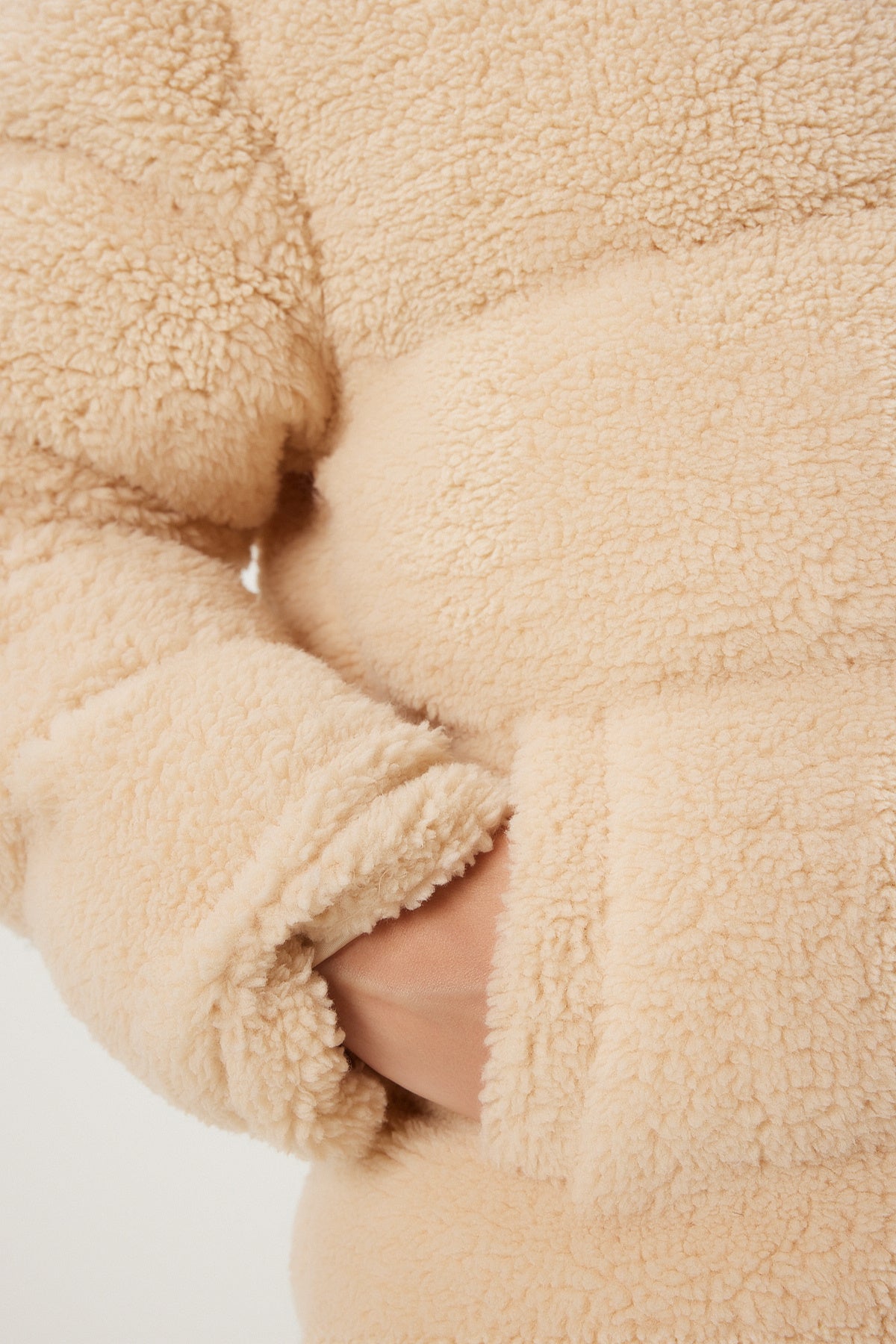 Bej Dik Yaka Peluş Şişme Mont QA00002