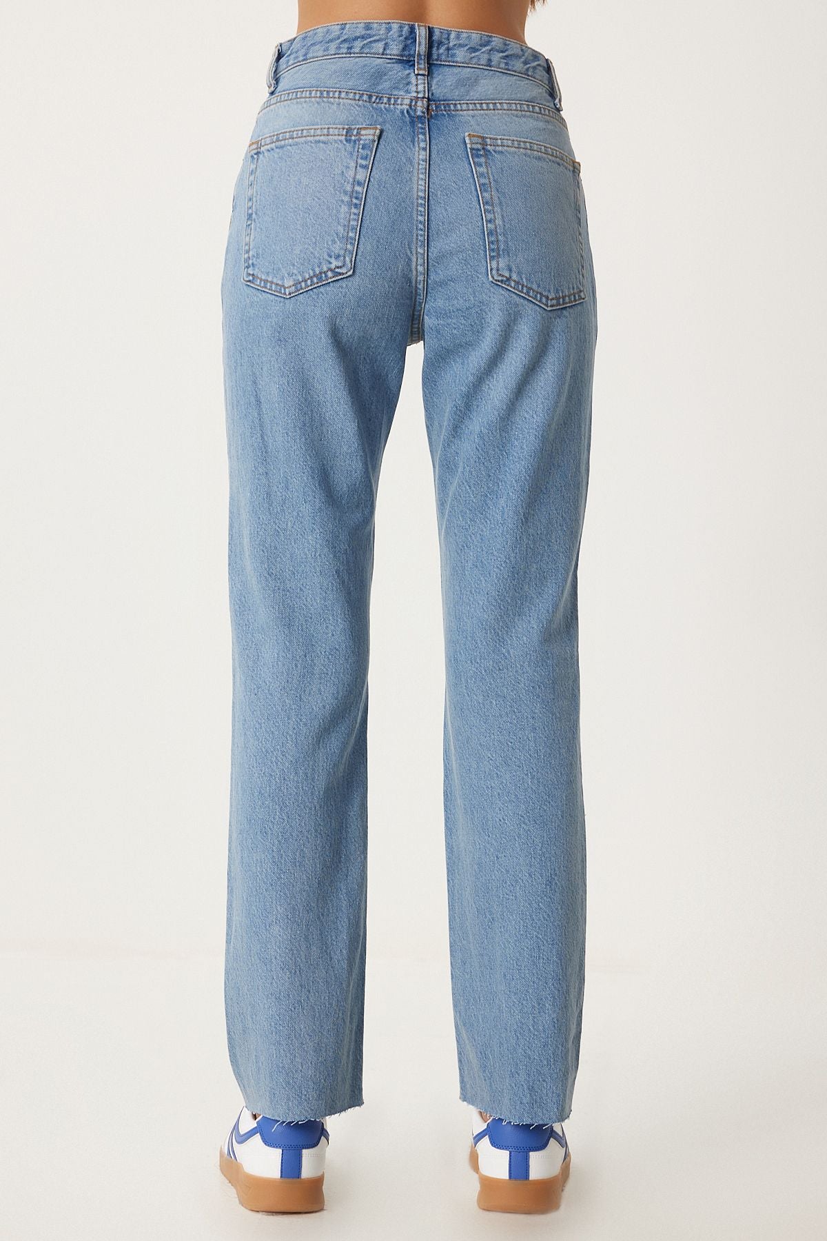 Açık Mavi Orta Bel Straight Jeans UT00025