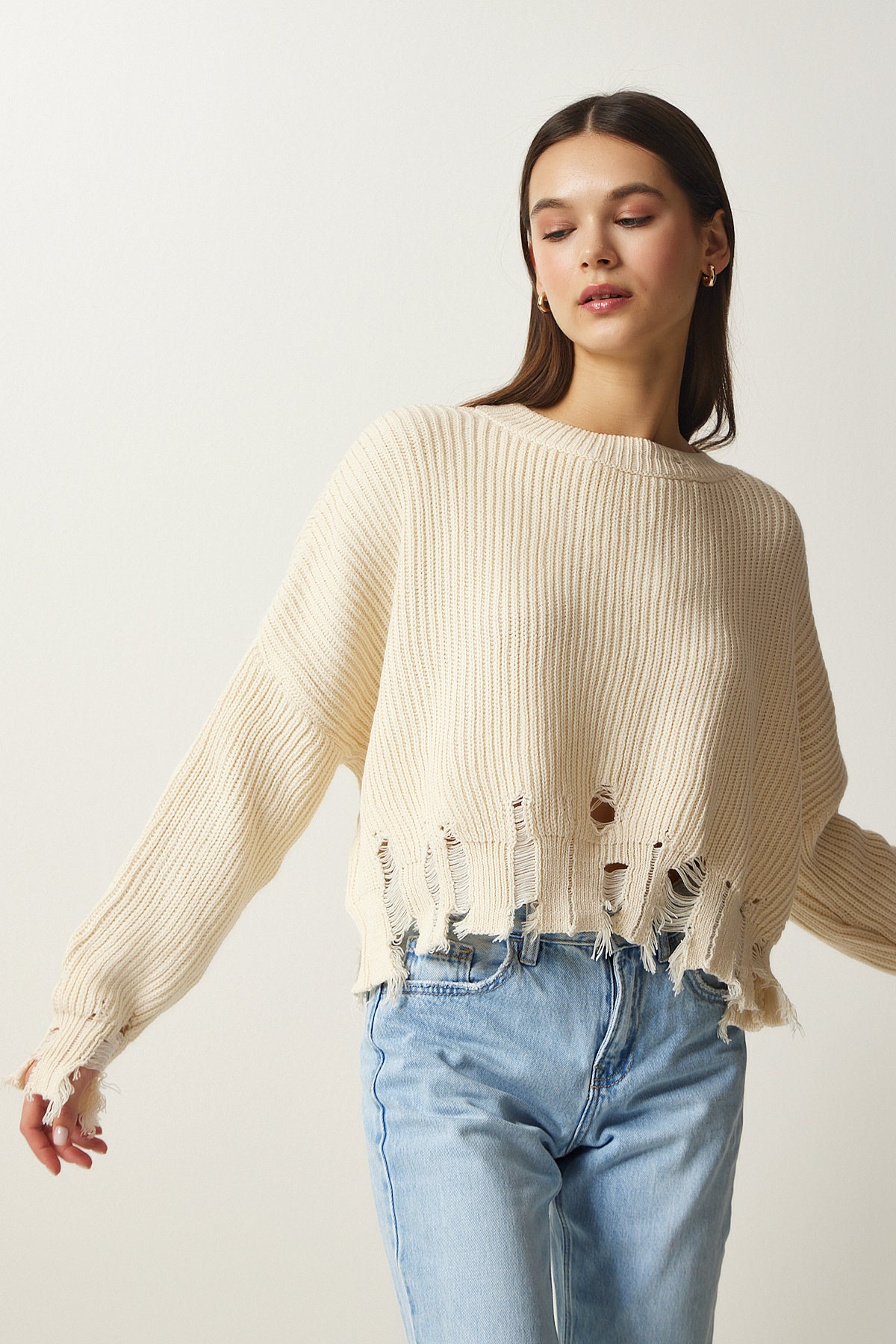 Krem Yırtık Detaylı Oversize Triko Kazak ki00098