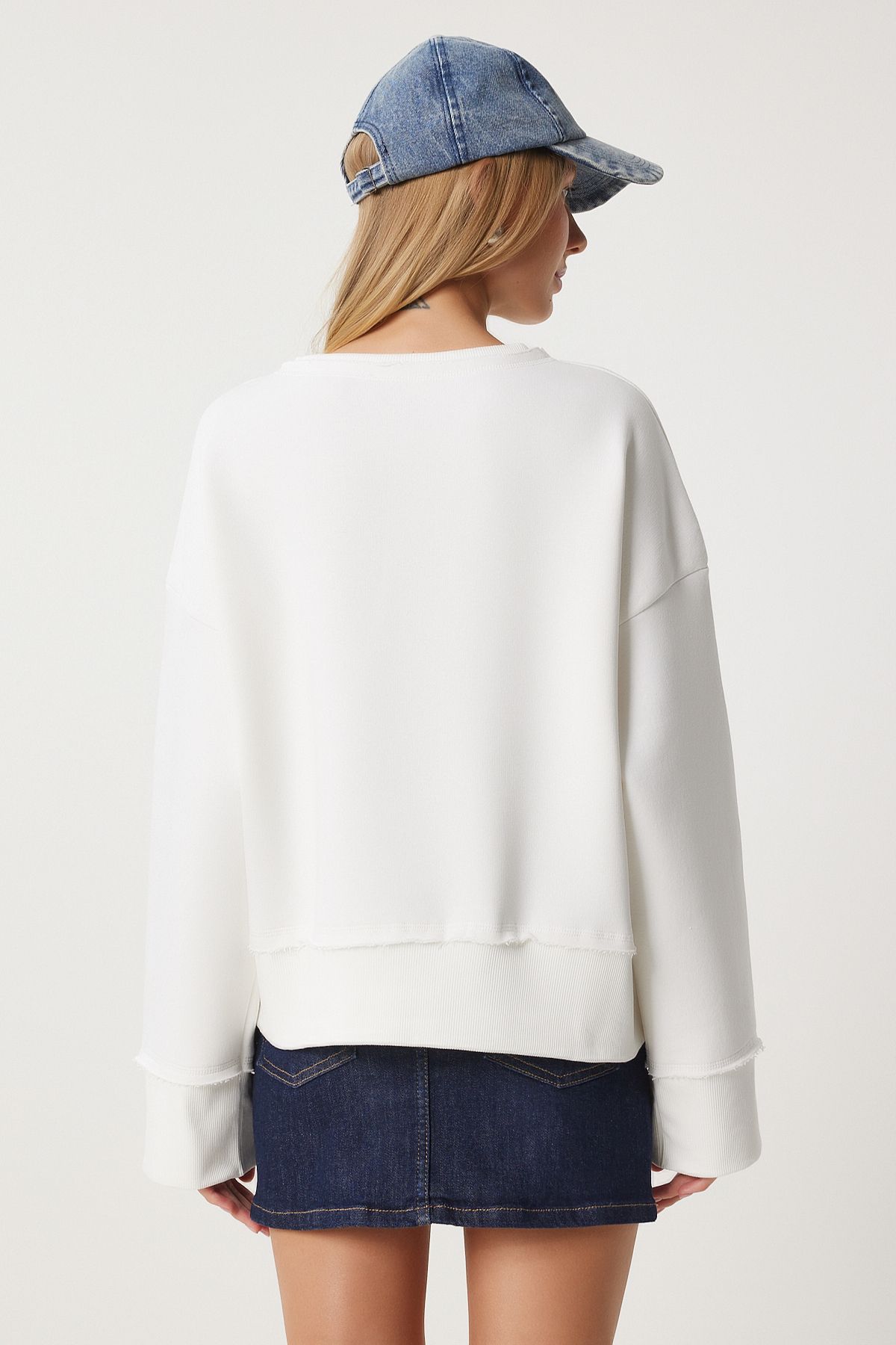 Ekru Kalp Nakışlı Şardonlu Sweatshirt DP00216