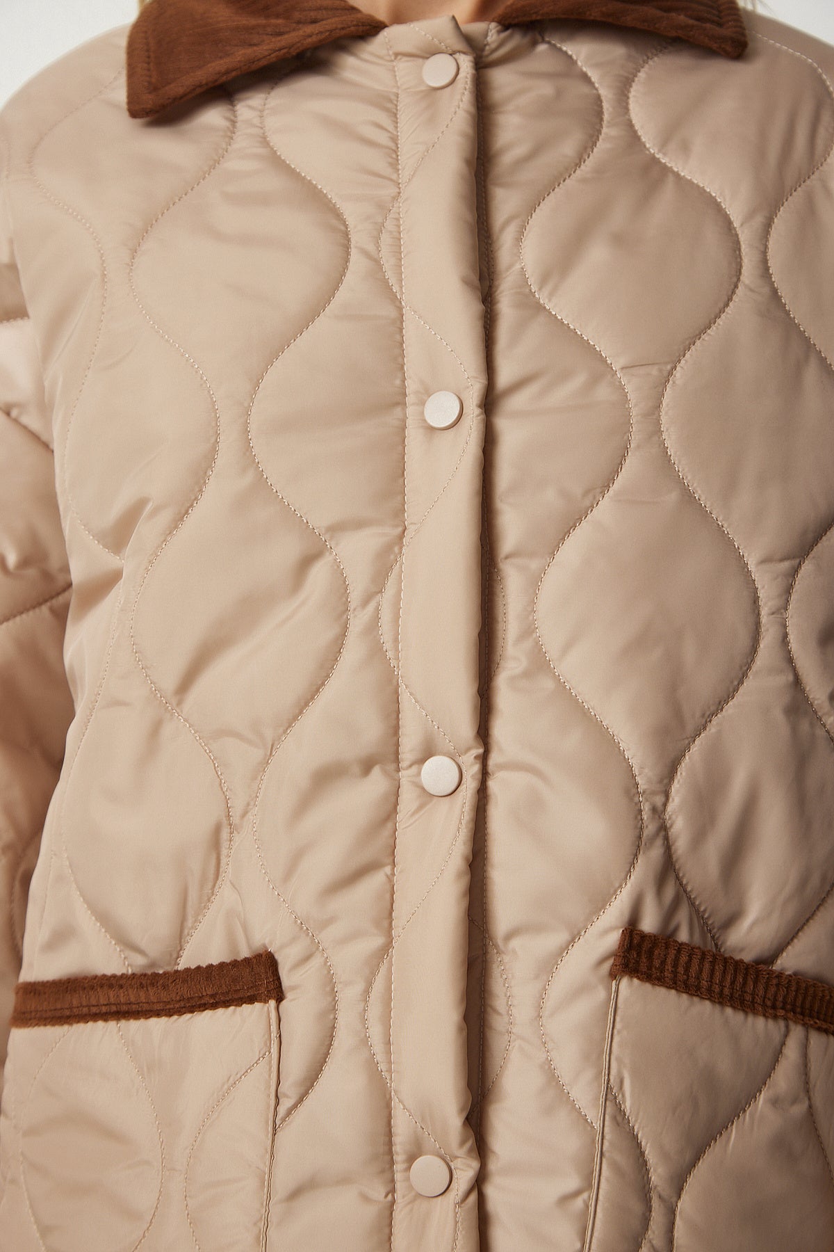 Krem Polo Yaka Cepli Kapitone Mont DZ00096