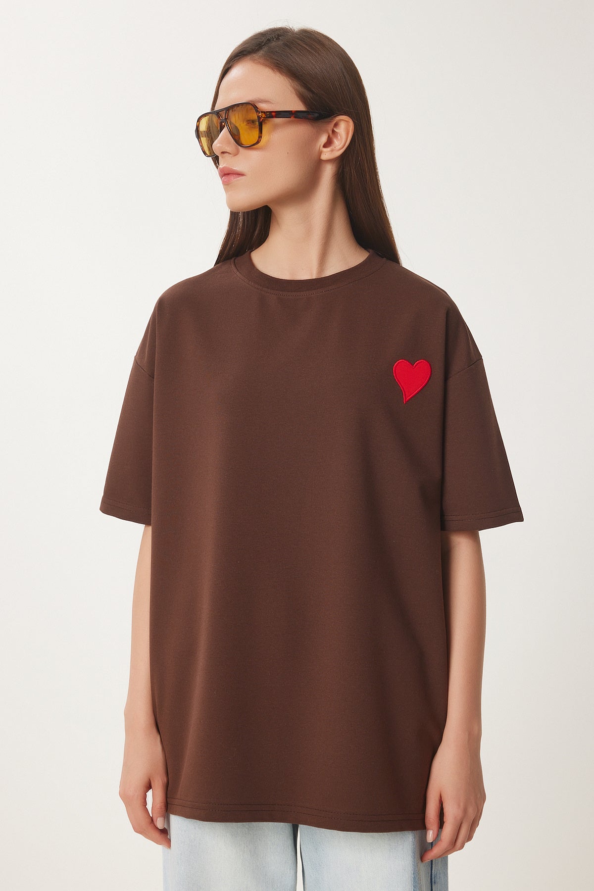 Kahverengi Kalp Nakışlı Örme T-Shirt ZV00299