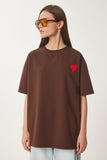 Kahverengi Kalp Nakışlı Örme T-Shirt ZV00299