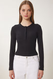 Siyah Çıtçıtlı Basic Örme Crop Bluz FW00002